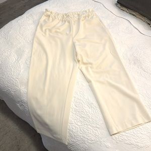 Ivory wide leg cropped pants with elastic waist…Worn only once!